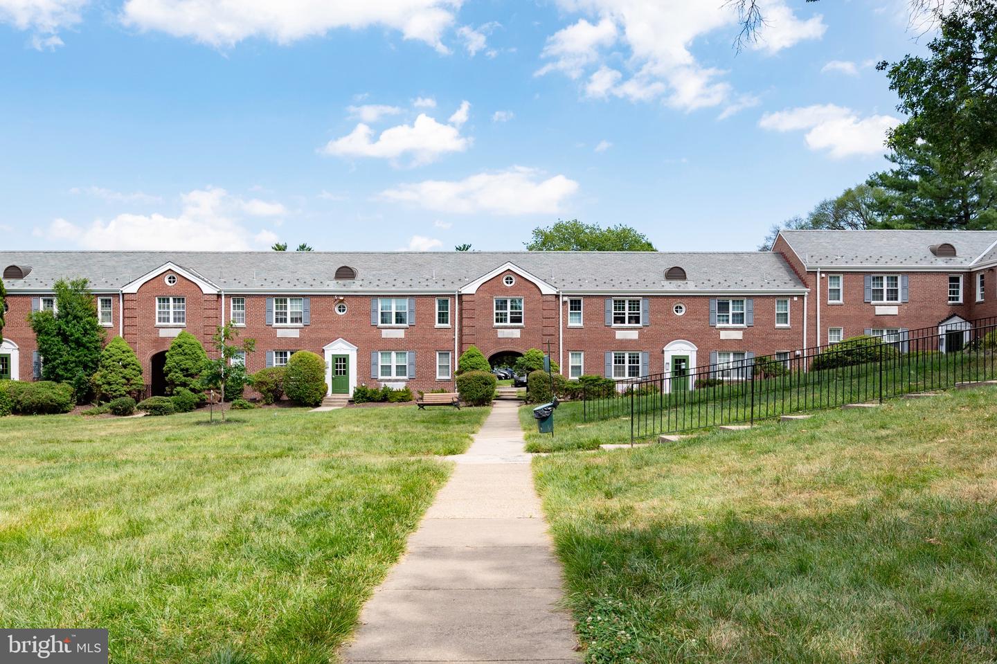 13 AUBURN CT #D, ALEXANDRIA, Virginia 22305, 2 Bedrooms Bedrooms, ,1 BathroomBathrooms,Residential,For sale,13 AUBURN CT #D,VAAX2051278 MLS # VAAX2051278 13 AUBURN CT #D, ALEXANDRIA, Virginia 22305, 2 Bedrooms Bedrooms, ,1 BathroomBathrooms,Residential,For sale,13 AUBURN CT #D,VAAX2051278 MLS # VAAX2051278