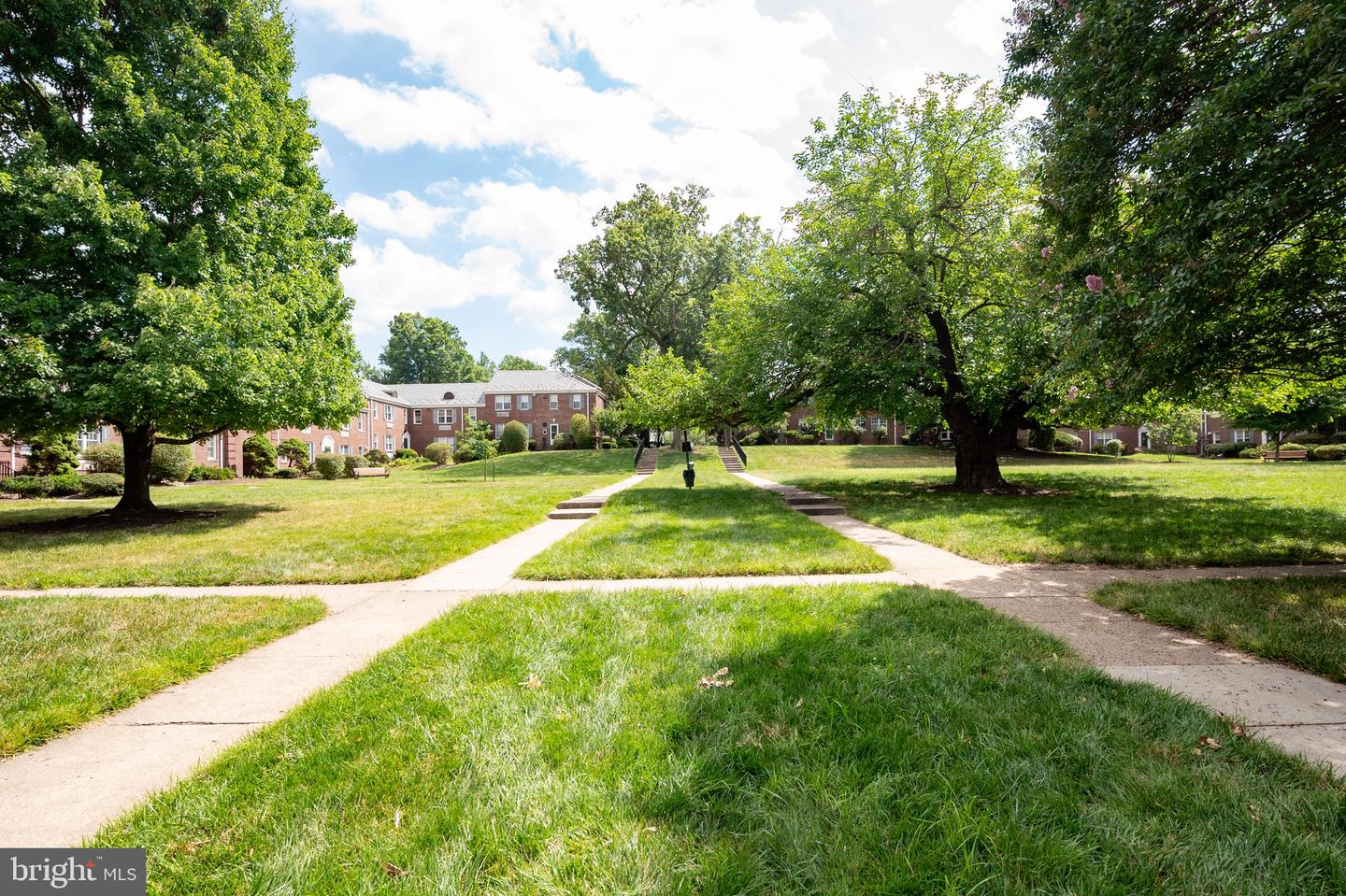 13 AUBURN CT #D, ALEXANDRIA, Virginia 22305, 2 Bedrooms Bedrooms, ,1 BathroomBathrooms,Residential,For sale,13 AUBURN CT #D,VAAX2051278 MLS # VAAX2051278 13 AUBURN CT #D, ALEXANDRIA, Virginia 22305, 2 Bedrooms Bedrooms, ,1 BathroomBathrooms,Residential,For sale,13 AUBURN CT #D,VAAX2051278 MLS # VAAX2051278