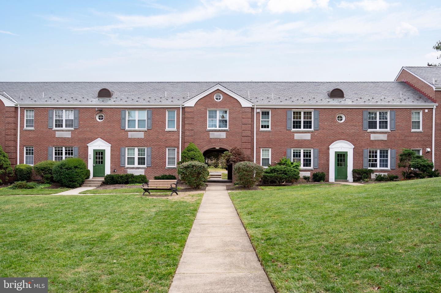 13 AUBURN CT #D, ALEXANDRIA, Virginia 22305, 2 Bedrooms Bedrooms, ,1 BathroomBathrooms,Residential,For sale,13 AUBURN CT #D,VAAX2051278 MLS # VAAX2051278 13 AUBURN CT #D, ALEXANDRIA, Virginia 22305, 2 Bedrooms Bedrooms, ,1 BathroomBathrooms,Residential,For sale,13 AUBURN CT #D,VAAX2051278 MLS # VAAX2051278