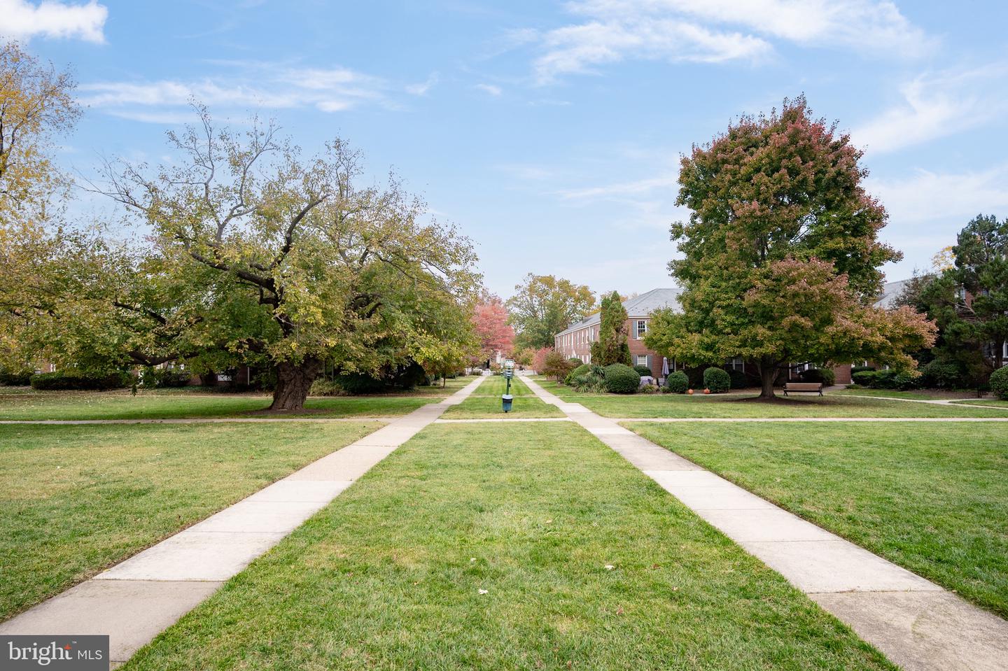 13 AUBURN CT #D, ALEXANDRIA, Virginia 22305, 2 Bedrooms Bedrooms, ,1 BathroomBathrooms,Residential,For sale,13 AUBURN CT #D,VAAX2051278 MLS # VAAX2051278 13 AUBURN CT #D, ALEXANDRIA, Virginia 22305, 2 Bedrooms Bedrooms, ,1 BathroomBathrooms,Residential,For sale,13 AUBURN CT #D,VAAX2051278 MLS # VAAX2051278