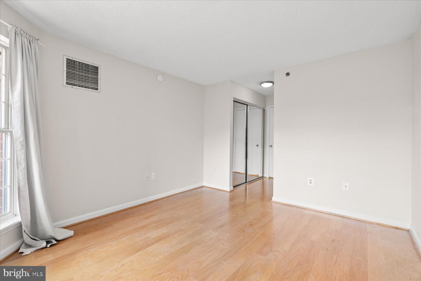 1230 23RD ST NW #819, WASHINGTON, District Of Columbia 20037, 1 Bedroom Bedrooms, ,1 BathroomBathrooms,Residential,For sale,1230 23RD ST NW #819,DCDC2229482 MLS # DCDC2229482 1230 23RD ST NW #819, WASHINGTON, District Of Columbia 20037, 1 Bedroom Bedrooms, ,1 BathroomBathrooms,Residential,For sale,1230 23RD ST NW #819,DCDC2229482 MLS # DCDC2229482