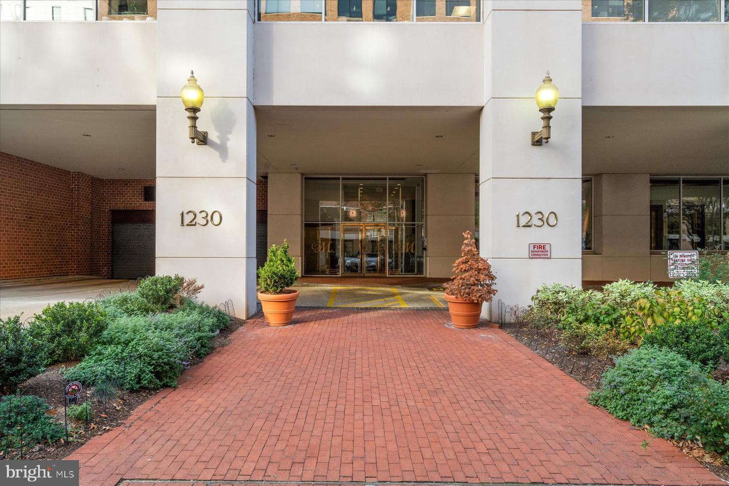 1230 23RD ST NW #819, WASHINGTON, District Of Columbia 20037, 1 Bedroom Bedrooms, ,1 BathroomBathrooms,Residential,For sale,1230 23RD ST NW #819,DCDC2229482 MLS # DCDC2229482 1230 23RD ST NW #819, WASHINGTON, District Of Columbia 20037, 1 Bedroom Bedrooms, ,1 BathroomBathrooms,Residential,For sale,1230 23RD ST NW #819,DCDC2229482 MLS # DCDC2229482