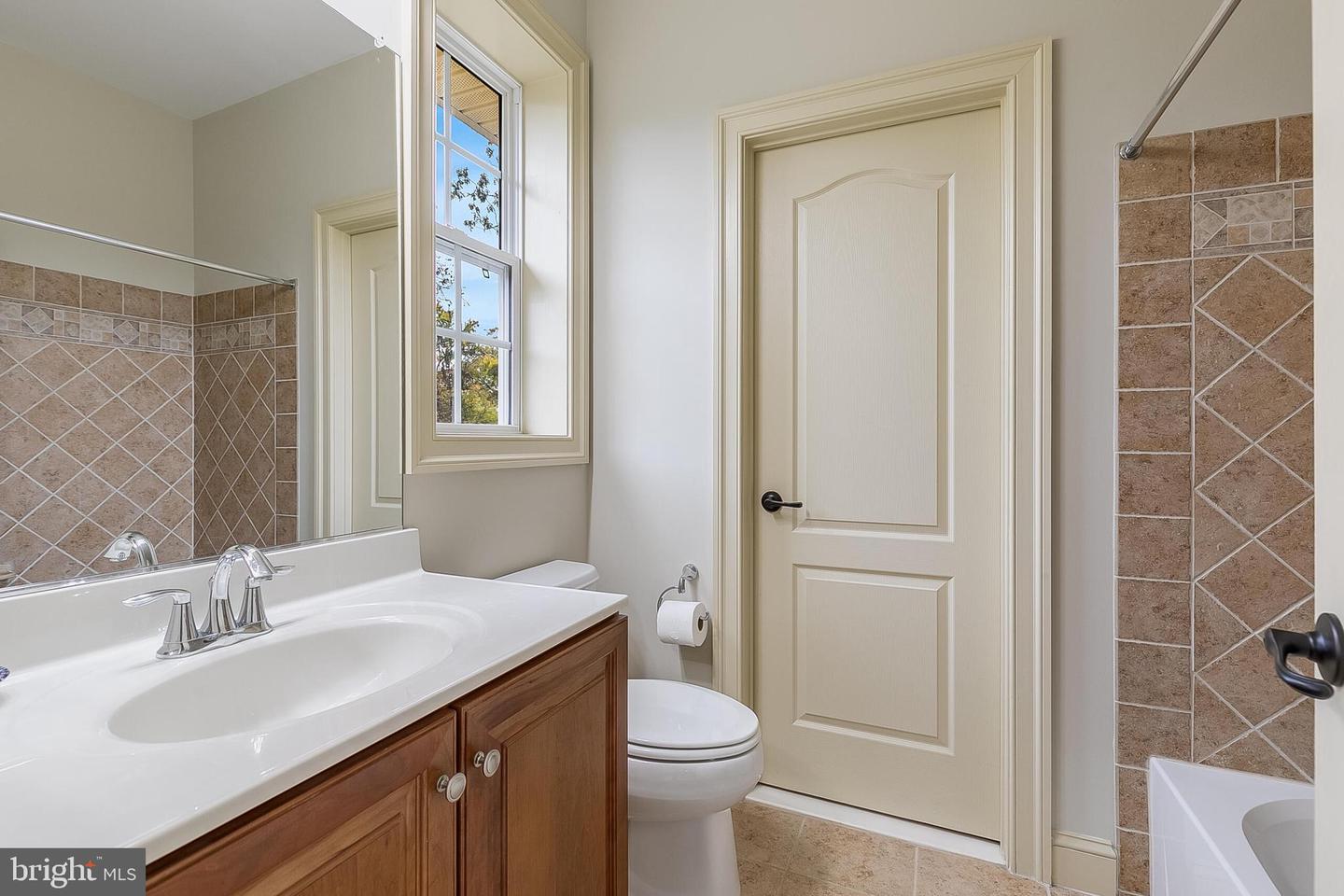 40390 ALDIE SPRINGS DR, ALDIE, Virginia 20105, 5 Bedrooms Bedrooms, ,4 BathroomsBathrooms,Residential,For sale,40390 ALDIE SPRINGS DR,VALO2110058 MLS # VALO2110058