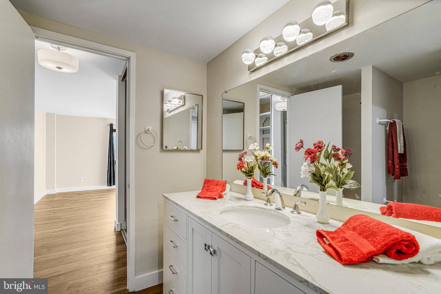 6101 EDSALL RD #312, ALEXANDRIA, Virginia 22304, 2 Bedrooms Bedrooms, ,2 BathroomsBathrooms,Residential,For sale,6101 EDSALL RD #312,VAAX2051348 MLS # VAAX2051348 6101 EDSALL RD #312, ALEXANDRIA, Virginia 22304, 2 Bedrooms Bedrooms, ,2 BathroomsBathrooms,Residential,For sale,6101 EDSALL RD #312,VAAX2051348 MLS # VAAX2051348