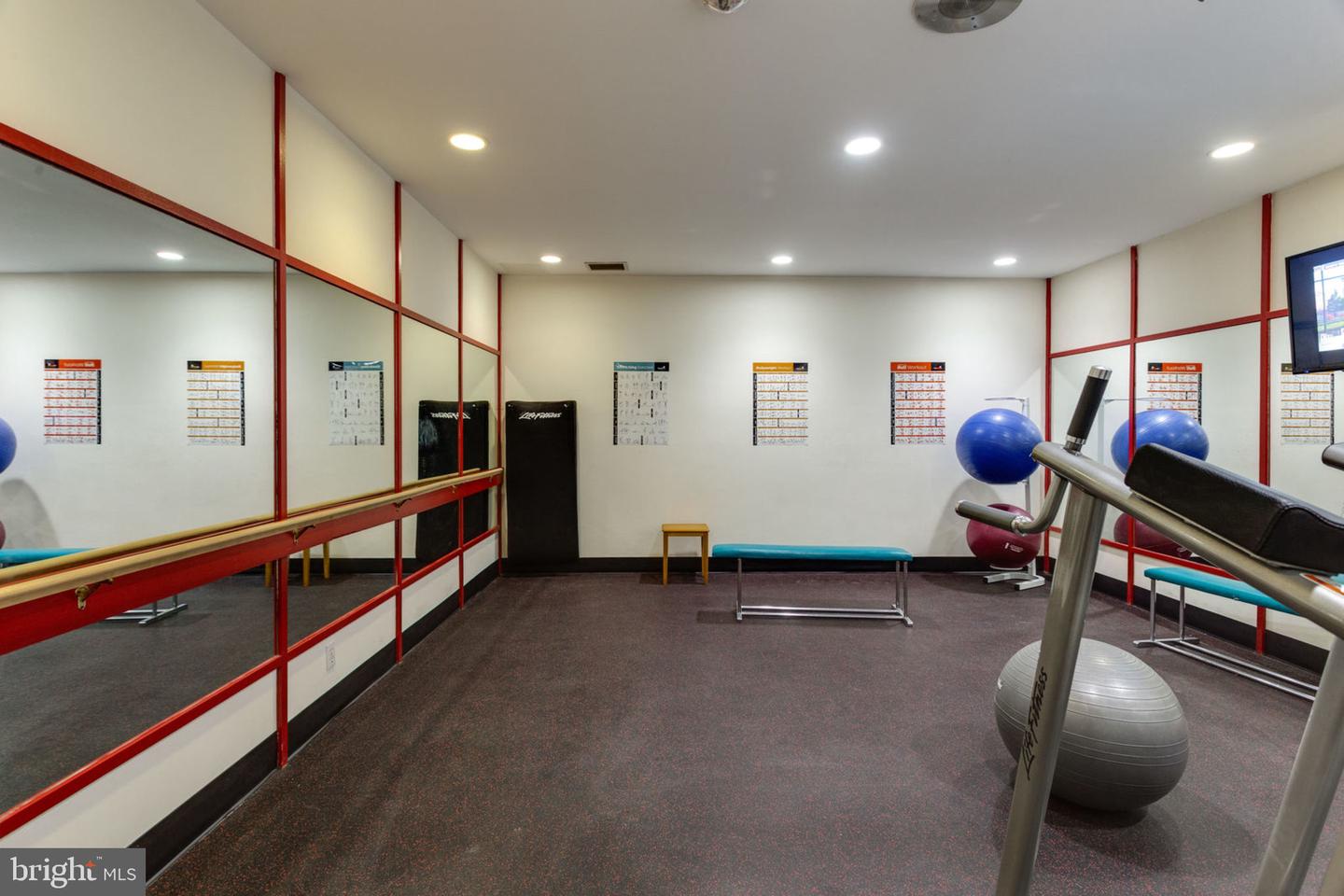 6101 EDSALL RD #312, ALEXANDRIA, Virginia 22304, 2 Bedrooms Bedrooms, ,2 BathroomsBathrooms,Residential,For sale,6101 EDSALL RD #312,VAAX2051348 MLS # VAAX2051348 6101 EDSALL RD #312, ALEXANDRIA, Virginia 22304, 2 Bedrooms Bedrooms, ,2 BathroomsBathrooms,Residential,For sale,6101 EDSALL RD #312,VAAX2051348 MLS # VAAX2051348