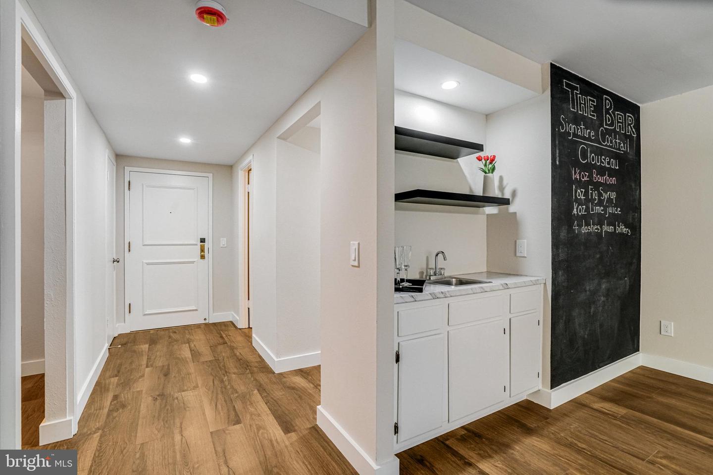 6101 EDSALL RD #312, ALEXANDRIA, Virginia 22304, 2 Bedrooms Bedrooms, ,2 BathroomsBathrooms,Residential,For sale,6101 EDSALL RD #312,VAAX2051348 MLS # VAAX2051348 6101 EDSALL RD #312, ALEXANDRIA, Virginia 22304, 2 Bedrooms Bedrooms, ,2 BathroomsBathrooms,Residential,For sale,6101 EDSALL RD #312,VAAX2051348 MLS # VAAX2051348