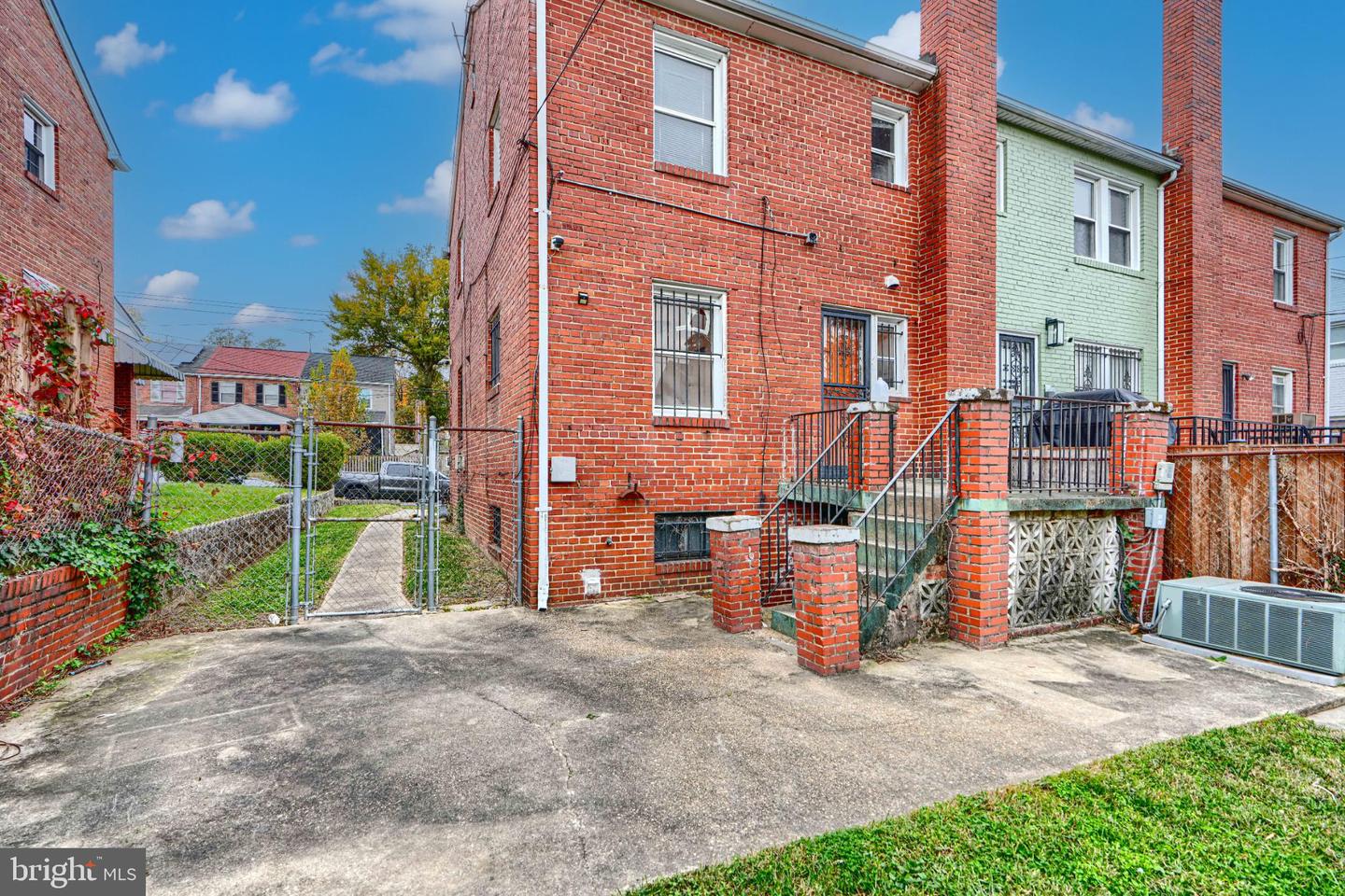 1904 U PL SE, WASHINGTON, District Of Columbia 20020, 3 Bedrooms Bedrooms, ,1 BathroomBathrooms,Residential,For sale,1904 U PL SE,DCDC2230014 MLS # DCDC2230014 1904 U PL SE, WASHINGTON, District Of Columbia 20020, 3 Bedrooms Bedrooms, ,1 BathroomBathrooms,Residential,For sale,1904 U PL SE,DCDC2230014 MLS # DCDC2230014