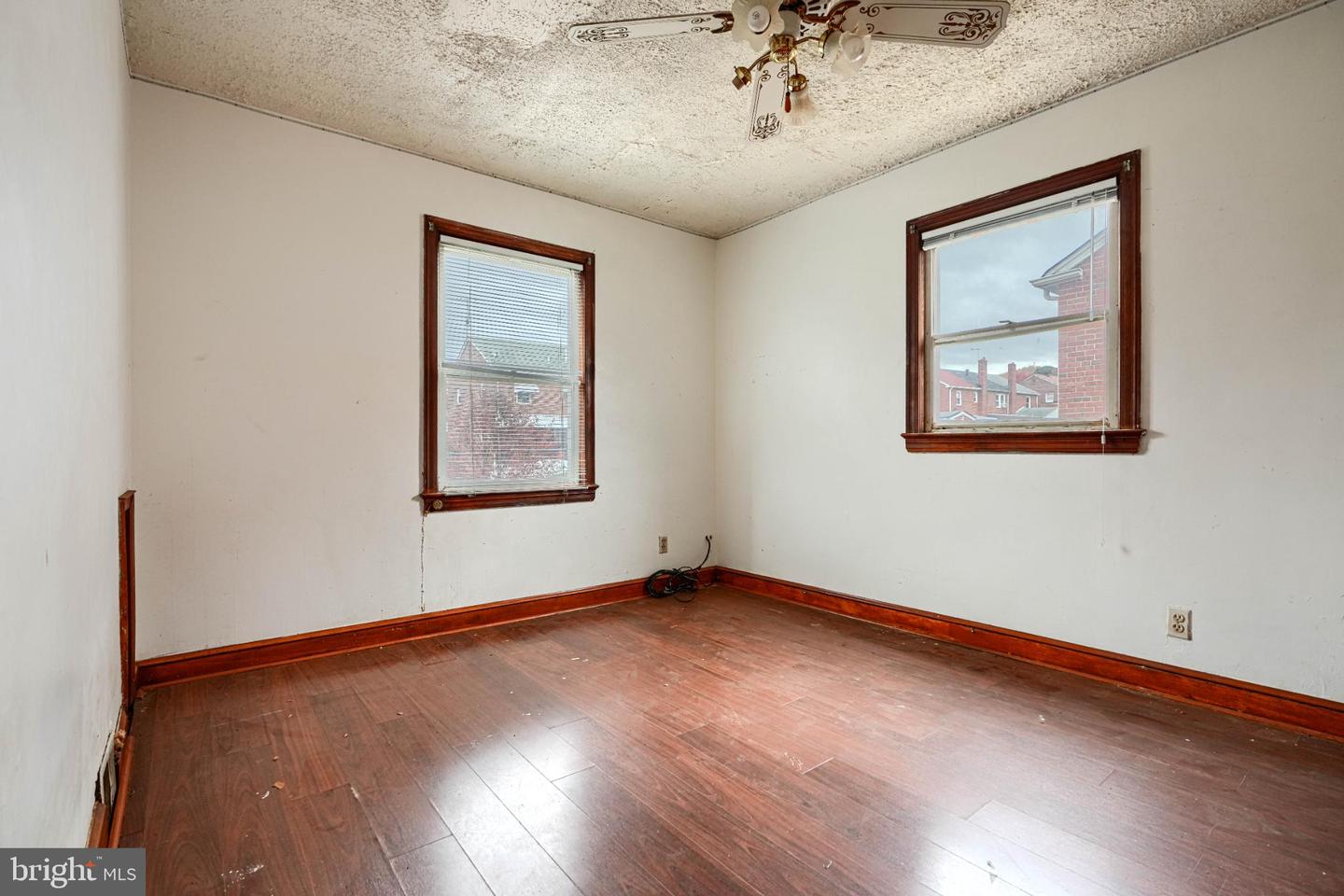 1904 U PL SE, WASHINGTON, District Of Columbia 20020, 3 Bedrooms Bedrooms, ,1 BathroomBathrooms,Residential,For sale,1904 U PL SE,DCDC2230014 MLS # DCDC2230014 1904 U PL SE, WASHINGTON, District Of Columbia 20020, 3 Bedrooms Bedrooms, ,1 BathroomBathrooms,Residential,For sale,1904 U PL SE,DCDC2230014 MLS # DCDC2230014