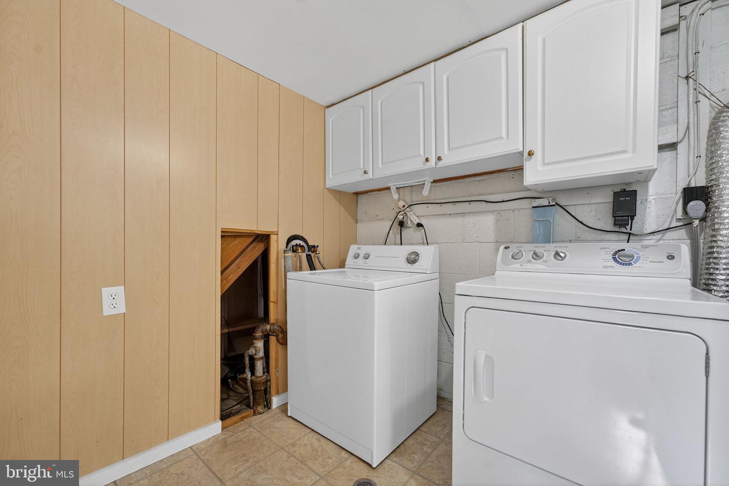 13430 GREENACRE DR, WOODBRIDGE, Virginia 22191, 4 Bedrooms Bedrooms, ,2 BathroomsBathrooms,Residential,For sale,13430 GREENACRE DR,VAPW2107134 MLS # VAPW2107134