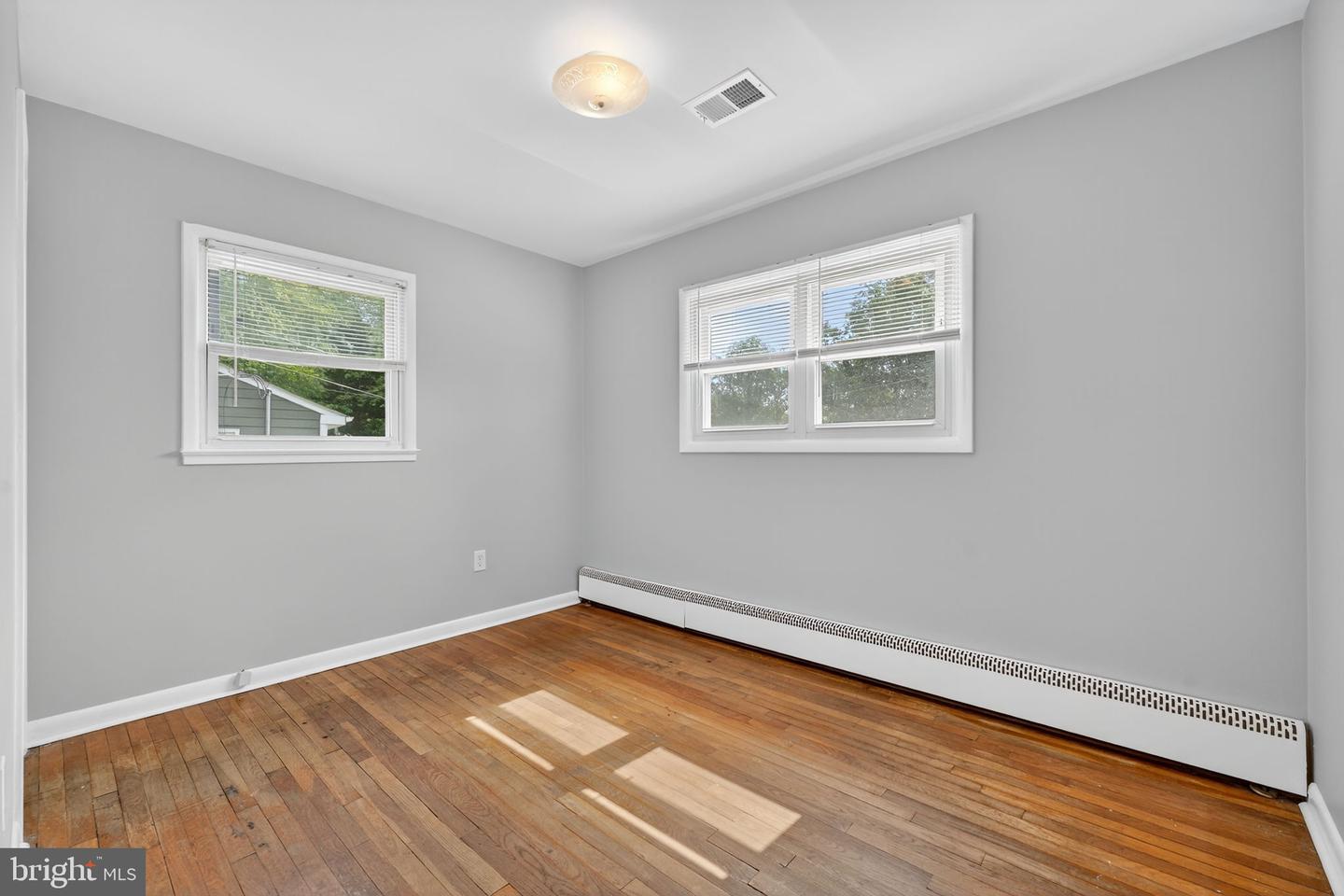 13430 GREENACRE DR, WOODBRIDGE, Virginia 22191, 4 Bedrooms Bedrooms, ,2 BathroomsBathrooms,Residential,For sale,13430 GREENACRE DR,VAPW2107134 MLS # VAPW2107134