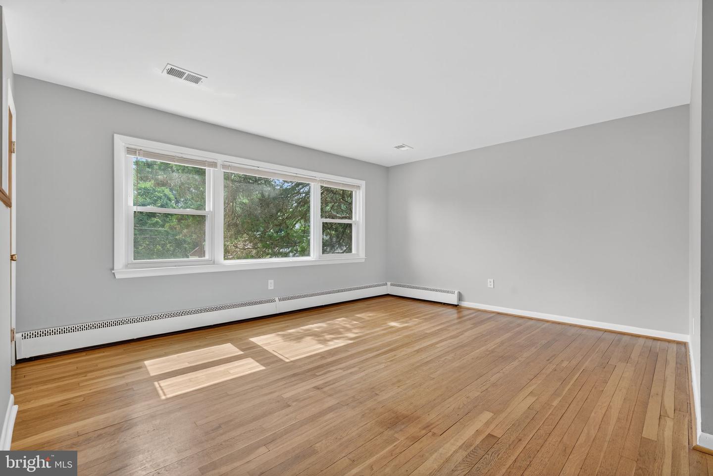 13430 GREENACRE DR, WOODBRIDGE, Virginia 22191, 4 Bedrooms Bedrooms, ,2 BathroomsBathrooms,Residential,For sale,13430 GREENACRE DR,VAPW2107134 MLS # VAPW2107134