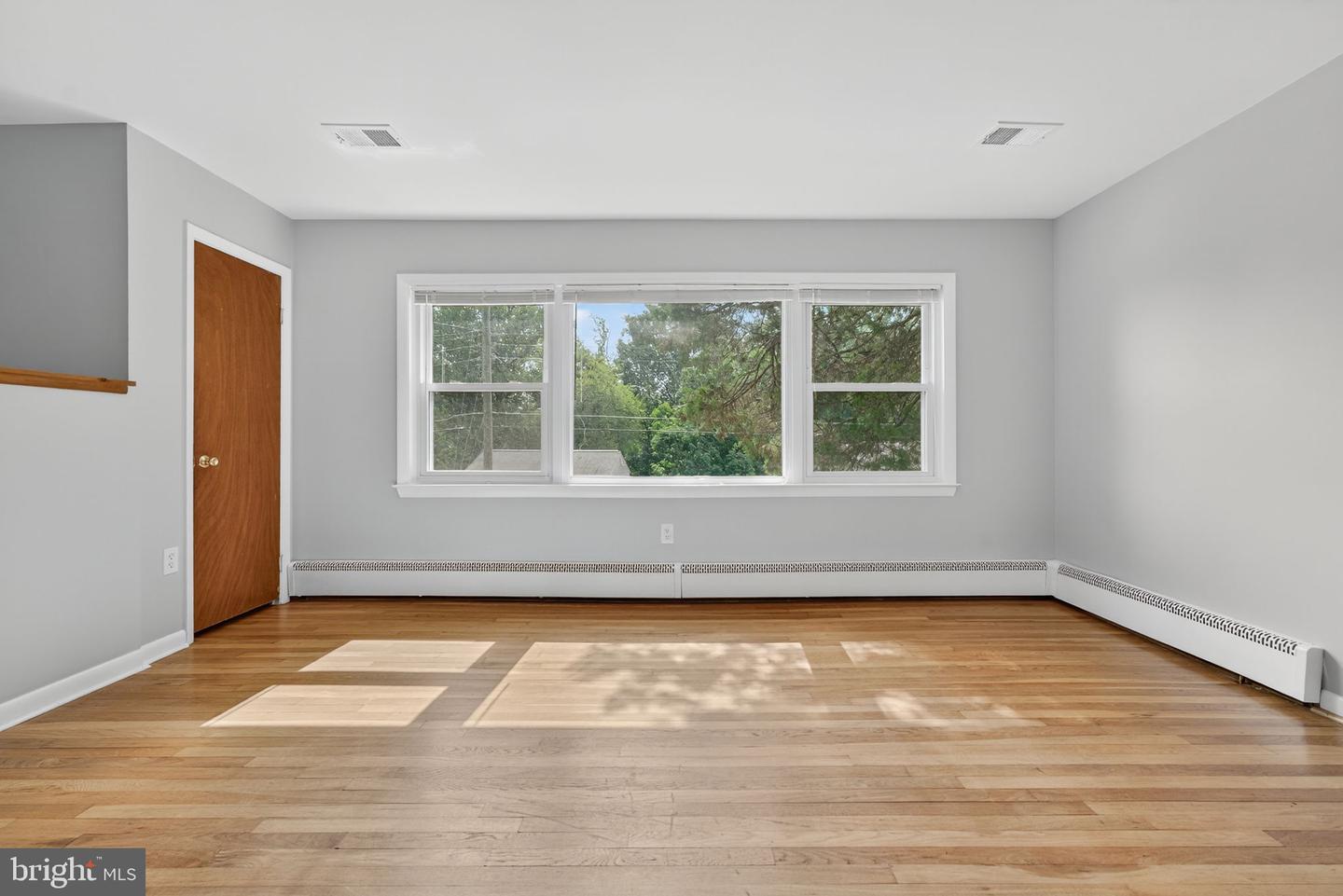 13430 GREENACRE DR, WOODBRIDGE, Virginia 22191, 4 Bedrooms Bedrooms, ,2 BathroomsBathrooms,Residential,For sale,13430 GREENACRE DR,VAPW2107134 MLS # VAPW2107134