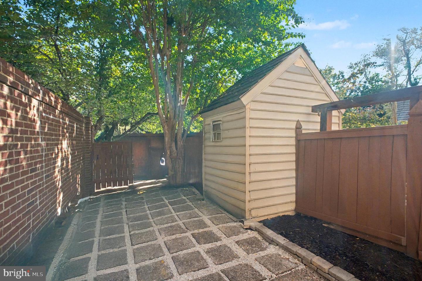 811 COLLEGE AVE, FREDERICKSBURG, Virginia 22401, 3 Bedrooms Bedrooms, 11 Rooms Rooms,3 BathroomsBathrooms,Residential,For sale,811 COLLEGE AVE,VAFB2009232 MLS # VAFB2009232