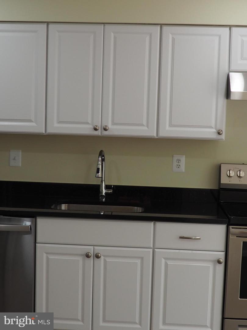 5711 CROWNLEIGH CT, BURKE, Virginia 22015, 3 Bedrooms Bedrooms, ,2 BathroomsBathrooms,Residential,For sale,5711 CROWNLEIGH CT,VAFX2277332 MLS # VAFX2277332