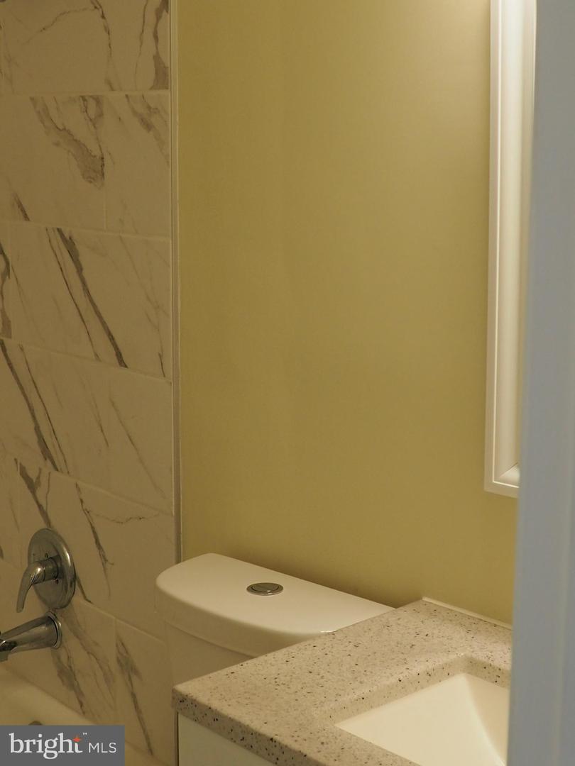 5711 CROWNLEIGH CT, BURKE, Virginia 22015, 3 Bedrooms Bedrooms, ,2 BathroomsBathrooms,Residential,For sale,5711 CROWNLEIGH CT,VAFX2277332 MLS # VAFX2277332