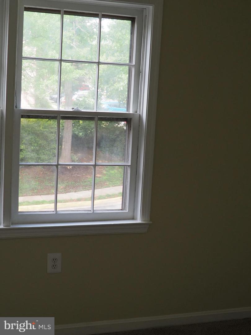 5711 CROWNLEIGH CT, BURKE, Virginia 22015, 3 Bedrooms Bedrooms, ,2 BathroomsBathrooms,Residential,For sale,5711 CROWNLEIGH CT,VAFX2277332 MLS # VAFX2277332