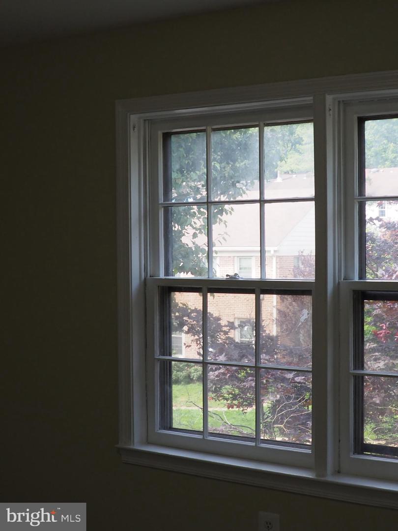 5711 CROWNLEIGH CT, BURKE, Virginia 22015, 3 Bedrooms Bedrooms, ,2 BathroomsBathrooms,Residential,For sale,5711 CROWNLEIGH CT,VAFX2277332 MLS # VAFX2277332