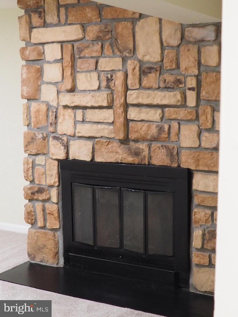 5711 CROWNLEIGH CT, BURKE, Virginia 22015, 3 Bedrooms Bedrooms, ,2 BathroomsBathrooms,Residential,For sale,5711 CROWNLEIGH CT,VAFX2277332 MLS # VAFX2277332