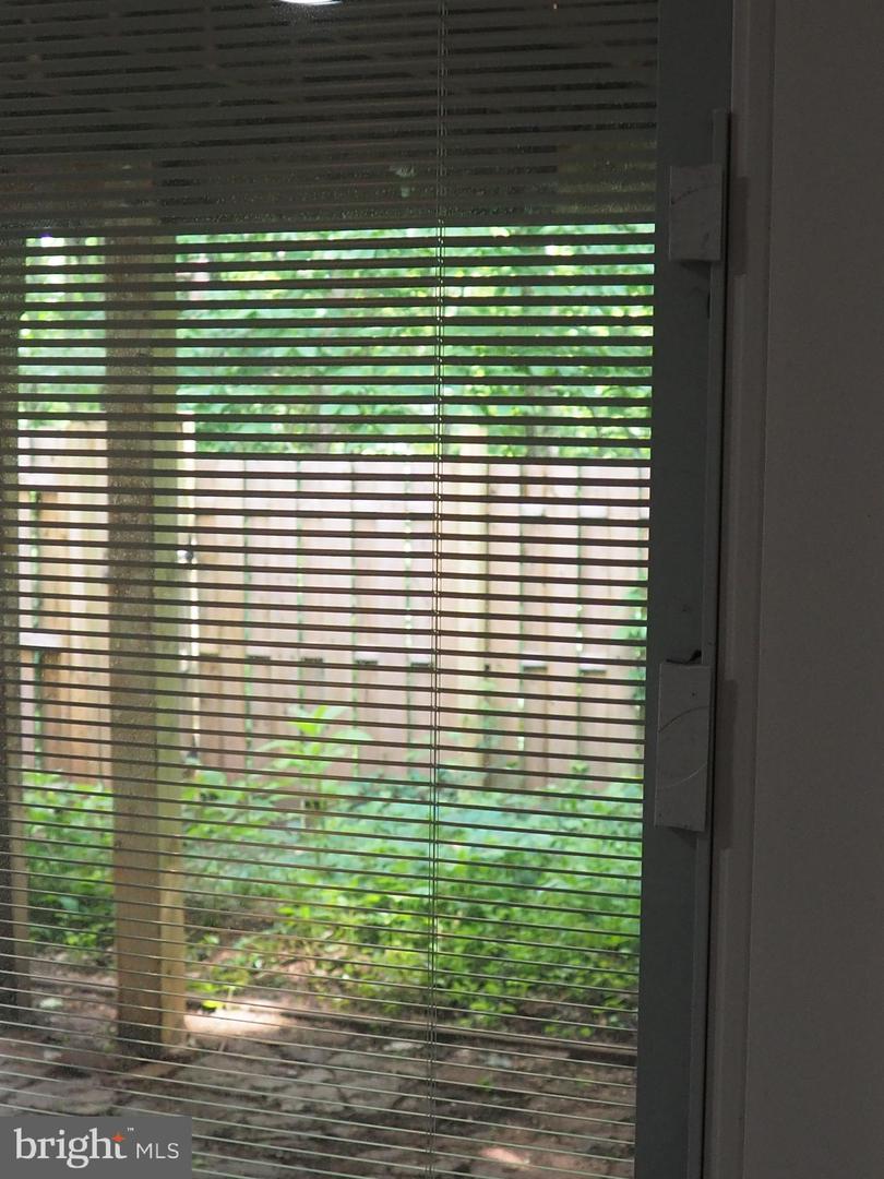 5711 CROWNLEIGH CT, BURKE, Virginia 22015, 3 Bedrooms Bedrooms, ,2 BathroomsBathrooms,Residential,For sale,5711 CROWNLEIGH CT,VAFX2277332 MLS # VAFX2277332