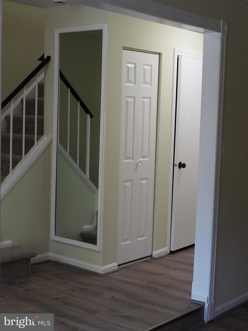 5711 CROWNLEIGH CT, BURKE, Virginia 22015, 3 Bedrooms Bedrooms, ,2 BathroomsBathrooms,Residential,For sale,5711 CROWNLEIGH CT,VAFX2277332 MLS # VAFX2277332