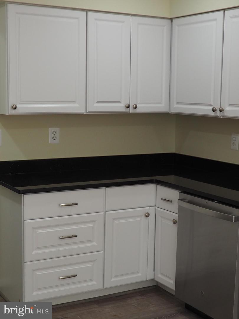 5711 CROWNLEIGH CT, BURKE, Virginia 22015, 3 Bedrooms Bedrooms, ,2 BathroomsBathrooms,Residential,For sale,5711 CROWNLEIGH CT,VAFX2277332 MLS # VAFX2277332