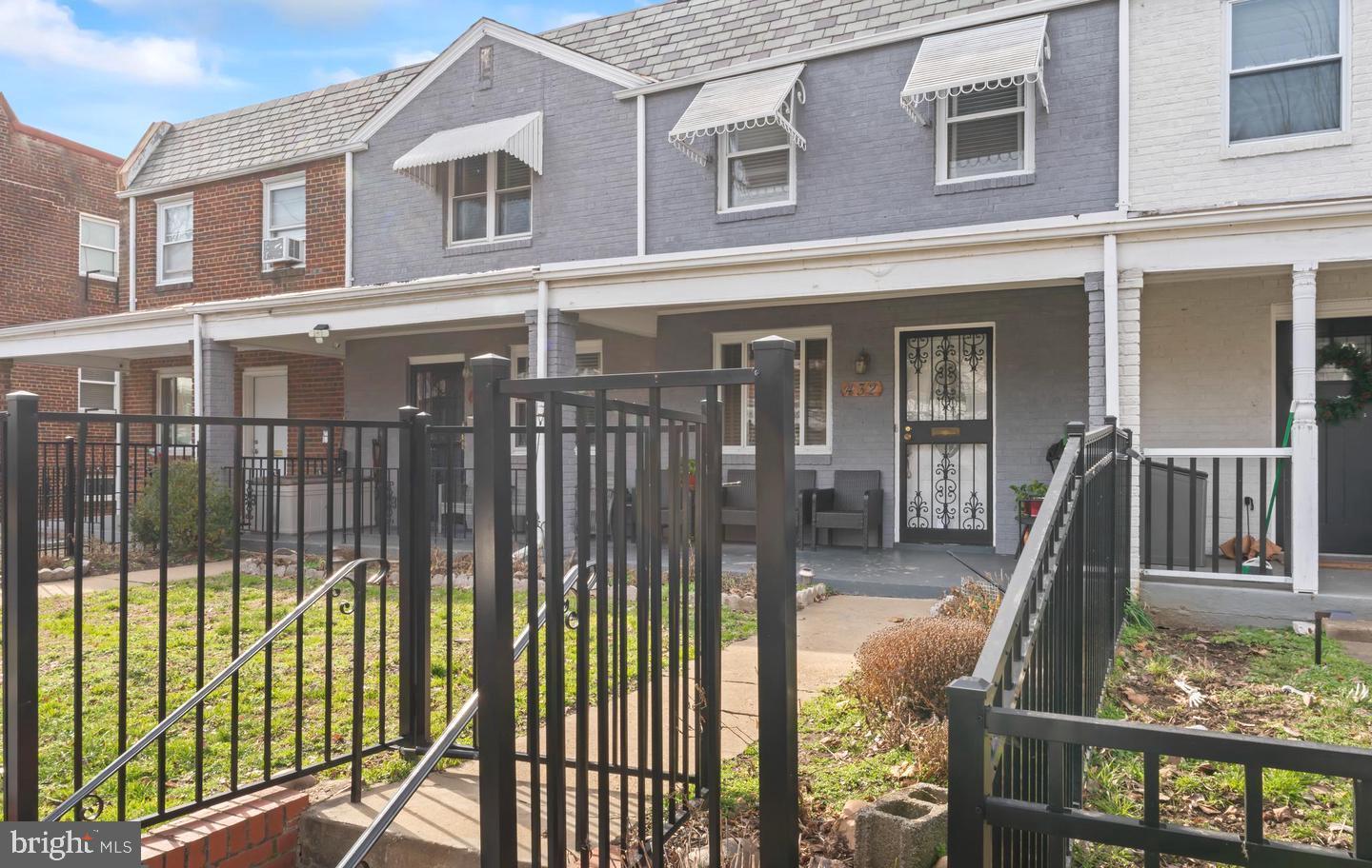 432 19TH ST NE, WASHINGTON, District Of Columbia 20002, 2 Bedrooms Bedrooms, ,1 BathroomBathrooms,Residential,For sale,432 19TH ST NE,DCDC2230050 MLS # DCDC2230050