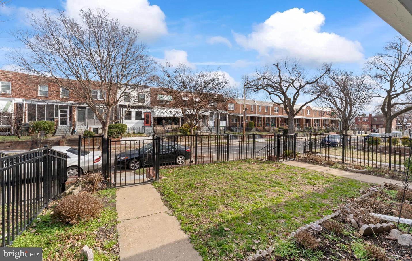 432 19TH ST NE, WASHINGTON, District Of Columbia 20002, 2 Bedrooms Bedrooms, ,1 BathroomBathrooms,Residential,For sale,432 19TH ST NE,DCDC2230050 MLS # DCDC2230050