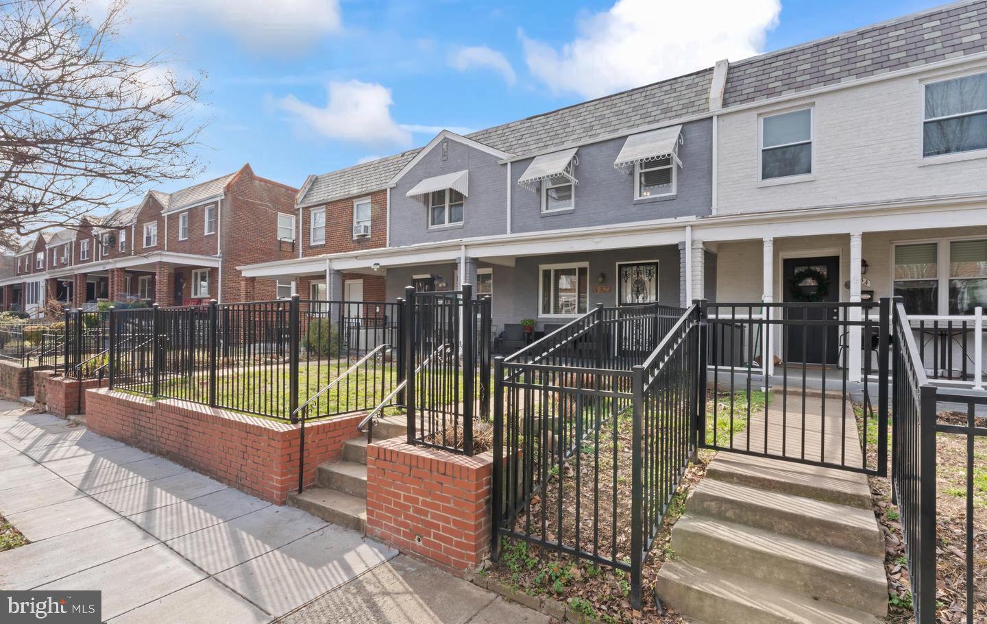 432 19TH ST NE, WASHINGTON, District Of Columbia 20002, 2 Bedrooms Bedrooms, ,1 BathroomBathrooms,Residential,For sale,432 19TH ST NE,DCDC2230050 MLS # DCDC2230050