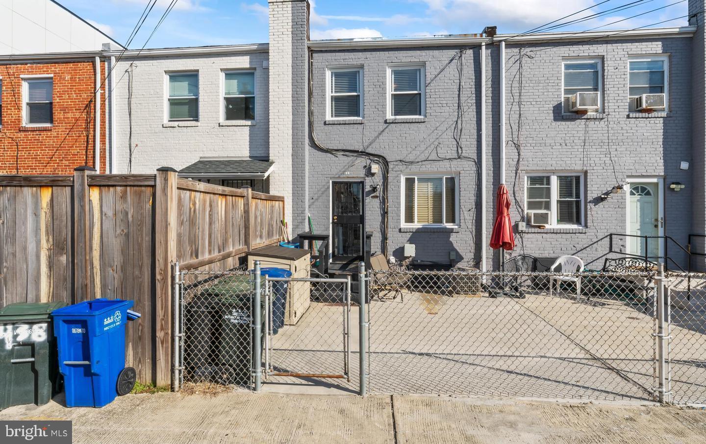 432 19TH ST NE, WASHINGTON, District Of Columbia 20002, 2 Bedrooms Bedrooms, ,1 BathroomBathrooms,Residential,For sale,432 19TH ST NE,DCDC2230050 MLS # DCDC2230050