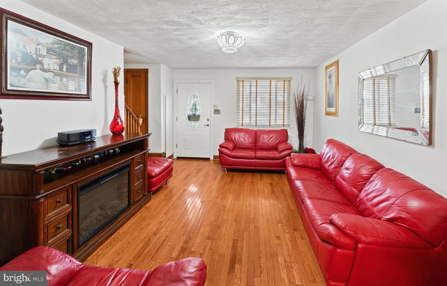 432 19TH ST NE, WASHINGTON, District Of Columbia 20002, 2 Bedrooms Bedrooms, ,1 BathroomBathrooms,Residential,For sale,432 19TH ST NE,DCDC2230050 MLS # DCDC2230050