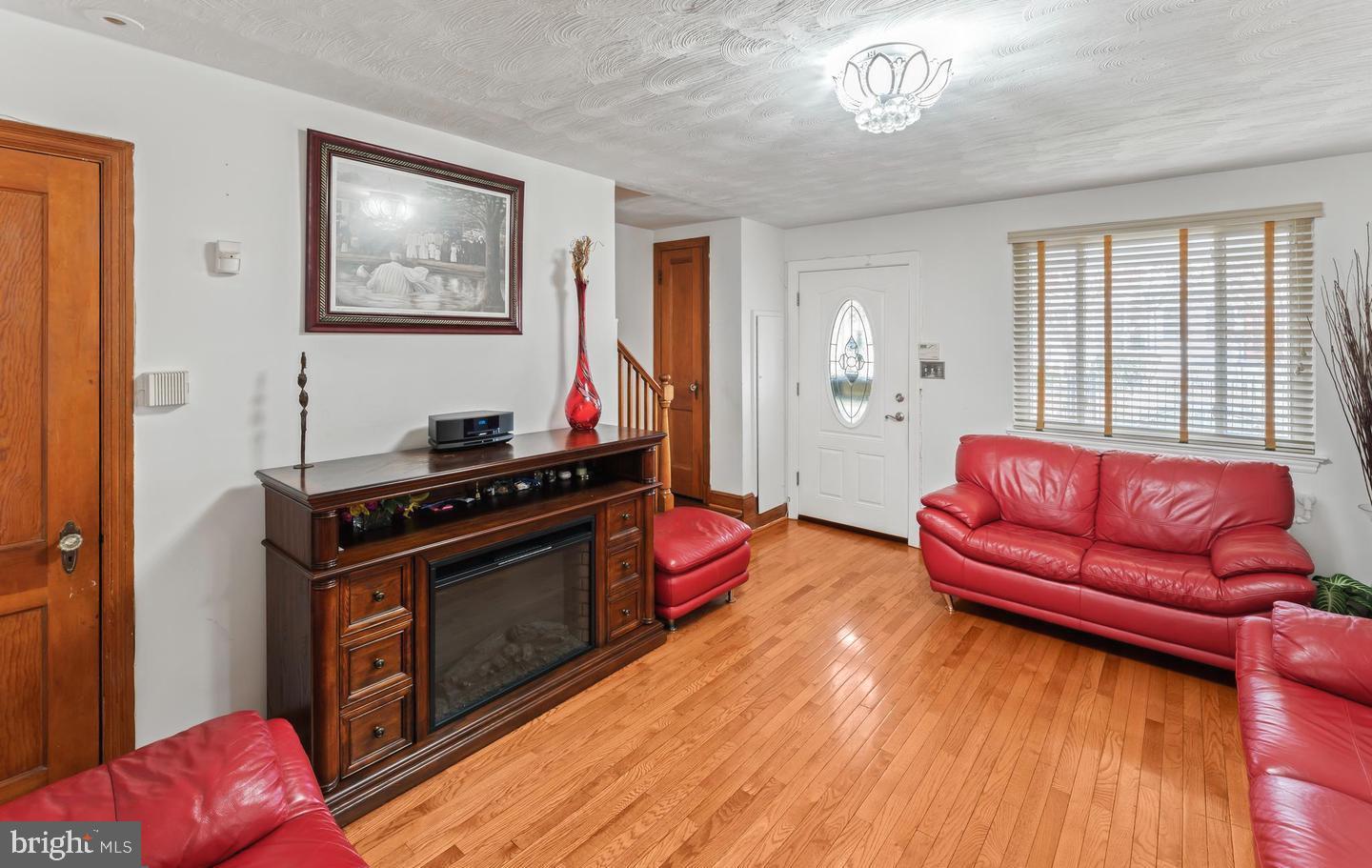 432 19TH ST NE, WASHINGTON, District Of Columbia 20002, 2 Bedrooms Bedrooms, ,1 BathroomBathrooms,Residential,For sale,432 19TH ST NE,DCDC2230050 MLS # DCDC2230050