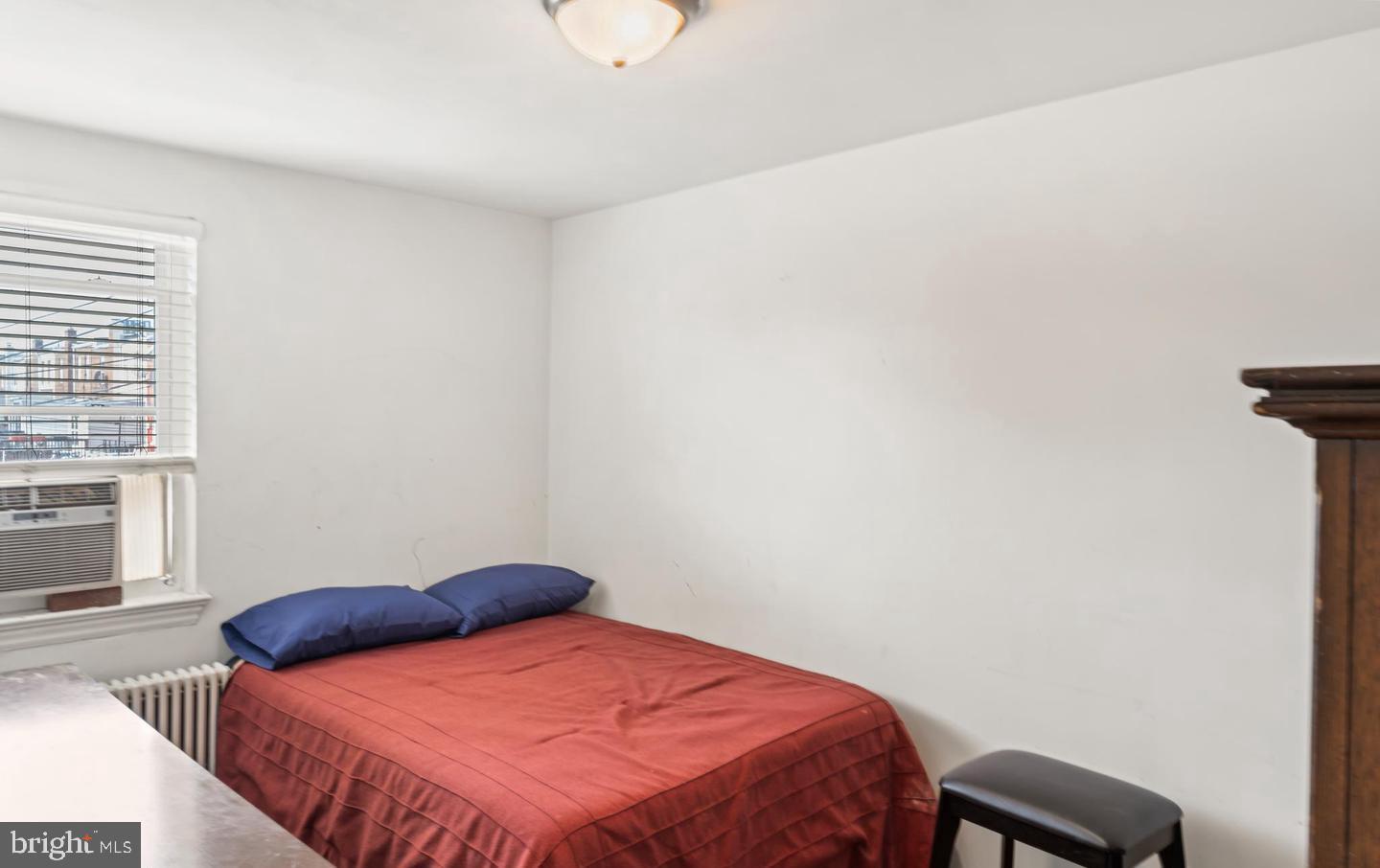 430 19TH ST NE, WASHINGTON, District Of Columbia 20002, 3 Bedrooms Bedrooms, ,1 BathroomBathrooms,Residential,For sale,430 19TH ST NE,DCDC2230070 MLS # DCDC2230070