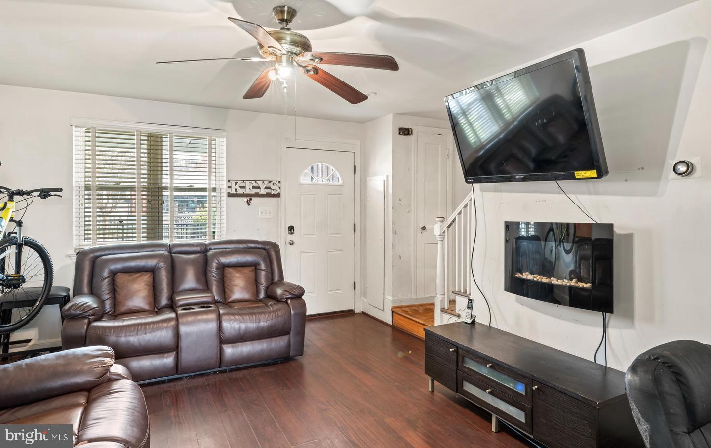 430 19TH ST NE, WASHINGTON, District Of Columbia 20002, 3 Bedrooms Bedrooms, ,1 BathroomBathrooms,Residential,For sale,430 19TH ST NE,DCDC2230070 MLS # DCDC2230070