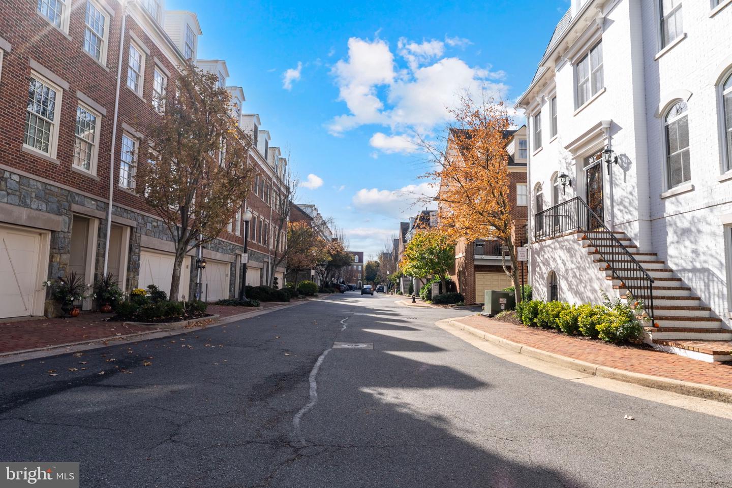 602 FORDS LANDING WAY, ALEXANDRIA, Virginia 22314, 4 Bedrooms Bedrooms, 13 Rooms Rooms,3 BathroomsBathrooms,Residential,For sale,602 FORDS LANDING WAY,VAAX2047984 MLS # VAAX2047984