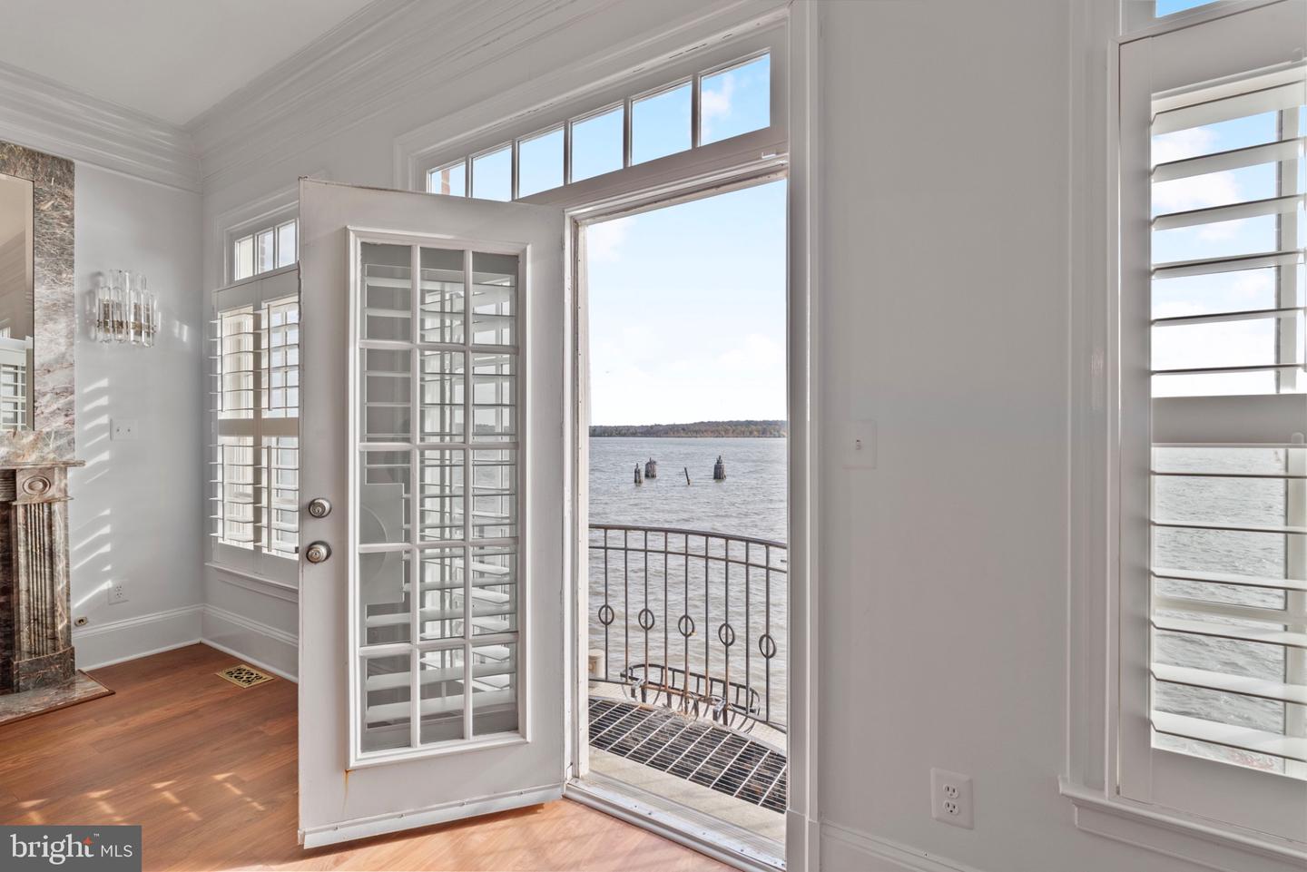 602 FORDS LANDING WAY, ALEXANDRIA, Virginia 22314, 4 Bedrooms Bedrooms, 13 Rooms Rooms,3 BathroomsBathrooms,Residential,For sale,602 FORDS LANDING WAY,VAAX2047984 MLS # VAAX2047984