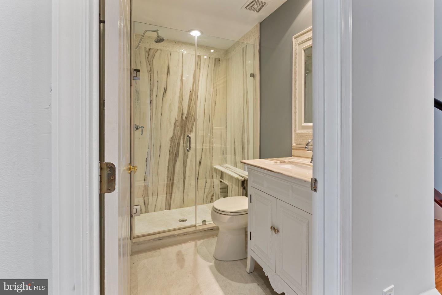 602 FORDS LANDING WAY, ALEXANDRIA, Virginia 22314, 4 Bedrooms Bedrooms, 13 Rooms Rooms,3 BathroomsBathrooms,Residential,For sale,602 FORDS LANDING WAY,VAAX2047984 MLS # VAAX2047984