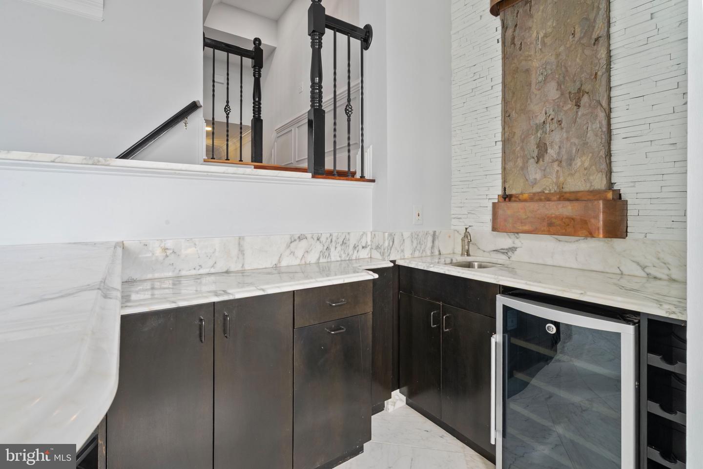 602 FORDS LANDING WAY, ALEXANDRIA, Virginia 22314, 4 Bedrooms Bedrooms, 13 Rooms Rooms,3 BathroomsBathrooms,Residential,For sale,602 FORDS LANDING WAY,VAAX2047984 MLS # VAAX2047984