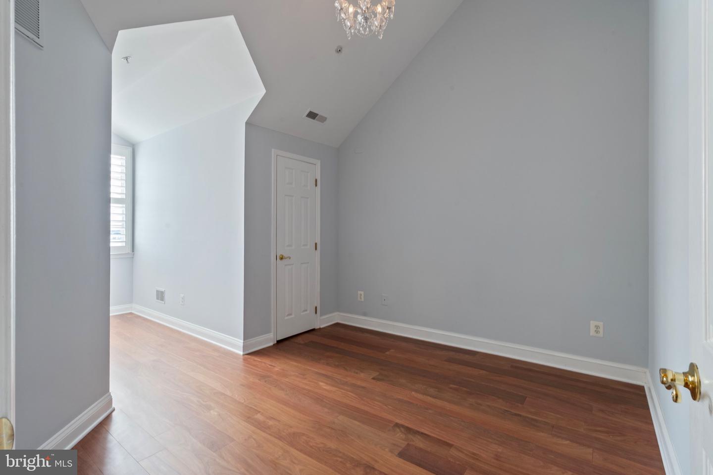 602 FORDS LANDING WAY, ALEXANDRIA, Virginia 22314, 4 Bedrooms Bedrooms, 13 Rooms Rooms,3 BathroomsBathrooms,Residential,For sale,602 FORDS LANDING WAY,VAAX2047984 MLS # VAAX2047984