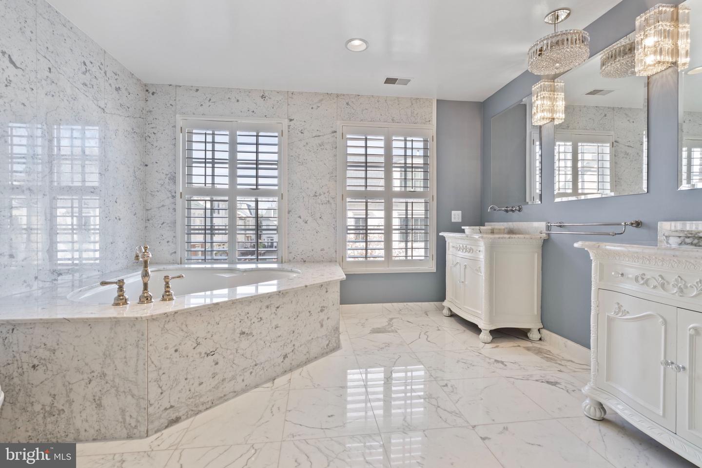 602 FORDS LANDING WAY, ALEXANDRIA, Virginia 22314, 4 Bedrooms Bedrooms, 13 Rooms Rooms,3 BathroomsBathrooms,Residential,For sale,602 FORDS LANDING WAY,VAAX2047984 MLS # VAAX2047984