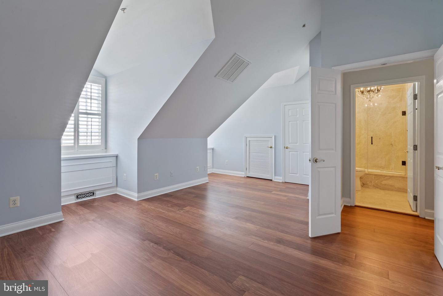 602 FORDS LANDING WAY, ALEXANDRIA, Virginia 22314, 4 Bedrooms Bedrooms, 13 Rooms Rooms,3 BathroomsBathrooms,Residential,For sale,602 FORDS LANDING WAY,VAAX2047984 MLS # VAAX2047984