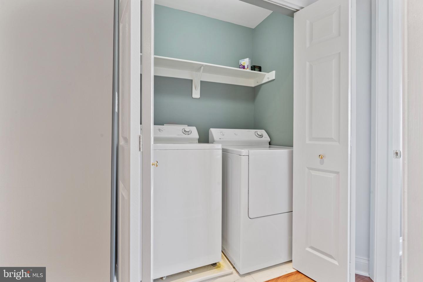 602 FORDS LANDING WAY, ALEXANDRIA, Virginia 22314, 4 Bedrooms Bedrooms, 13 Rooms Rooms,3 BathroomsBathrooms,Residential,For sale,602 FORDS LANDING WAY,VAAX2047984 MLS # VAAX2047984