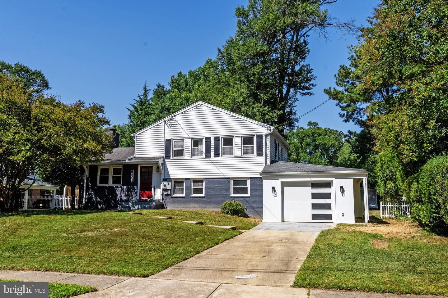 8602 CUSHMAN PL, ALEXANDRIA, Virginia 22308, 4 Bedrooms Bedrooms, ,3 BathroomsBathrooms,Residential,For sale,8602 CUSHMAN PL,VAFX2266324 MLS # VAFX2266324