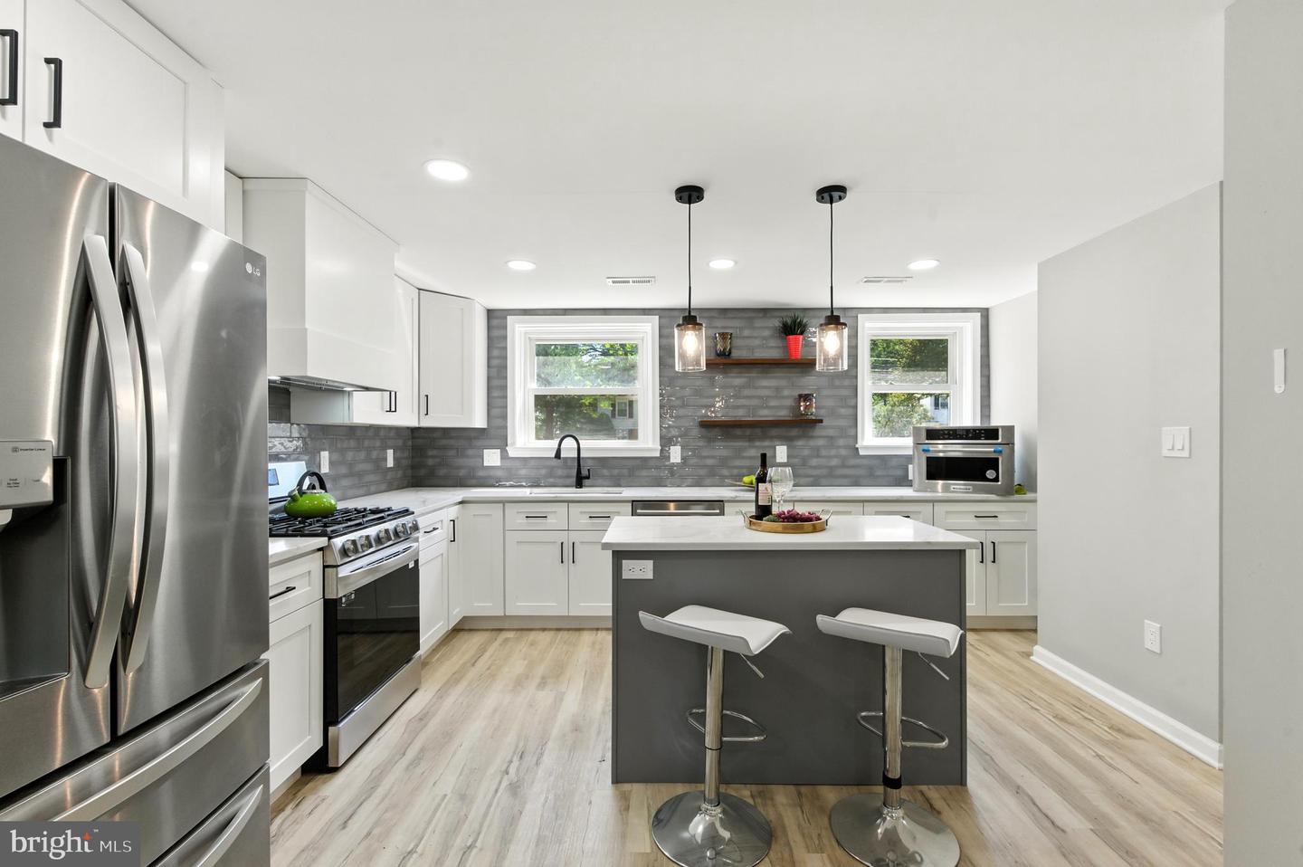 8602 CUSHMAN PL, ALEXANDRIA, Virginia 22308, 4 Bedrooms Bedrooms, ,3 BathroomsBathrooms,Residential,For sale,8602 CUSHMAN PL,VAFX2266324 MLS # VAFX2266324