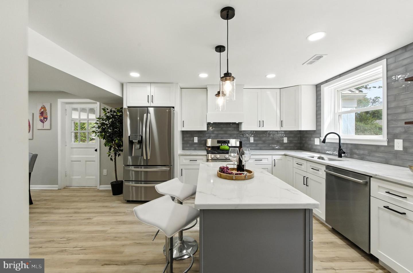 8602 CUSHMAN PL, ALEXANDRIA, Virginia 22308, 4 Bedrooms Bedrooms, ,3 BathroomsBathrooms,Residential,For sale,8602 CUSHMAN PL,VAFX2266324 MLS # VAFX2266324