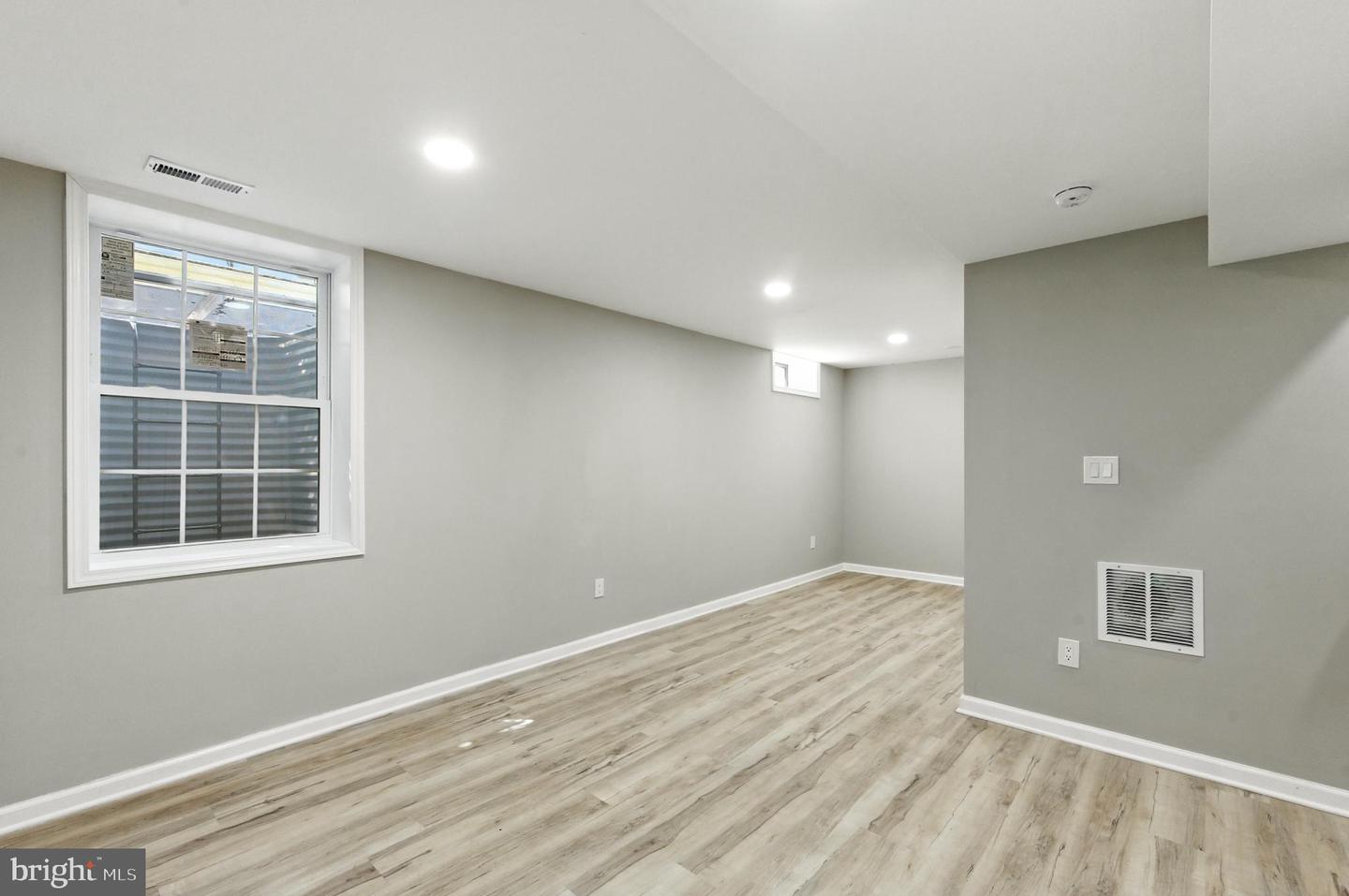 8602 CUSHMAN PL, ALEXANDRIA, Virginia 22308, 4 Bedrooms Bedrooms, ,3 BathroomsBathrooms,Residential,For sale,8602 CUSHMAN PL,VAFX2266324 MLS # VAFX2266324