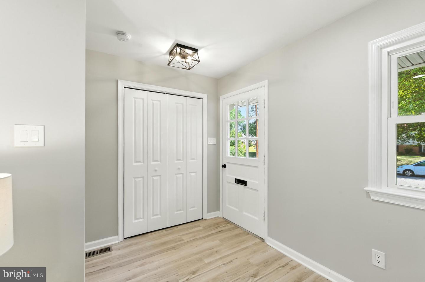 8602 CUSHMAN PL, ALEXANDRIA, Virginia 22308, 4 Bedrooms Bedrooms, ,3 BathroomsBathrooms,Residential,For sale,8602 CUSHMAN PL,VAFX2266324 MLS # VAFX2266324