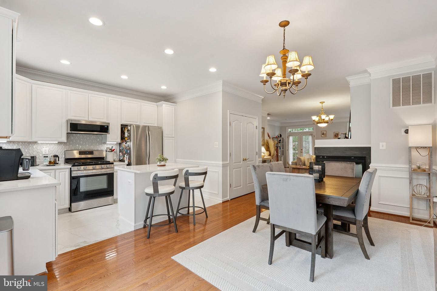 12045 OVERBRIDGE LN, FAIRFAX, Virginia 22030, 4 Bedrooms Bedrooms, 8 Rooms Rooms,3 BathroomsBathrooms,Residential,For sale,12045 OVERBRIDGE LN,VAFX2269778 MLS # VAFX2269778