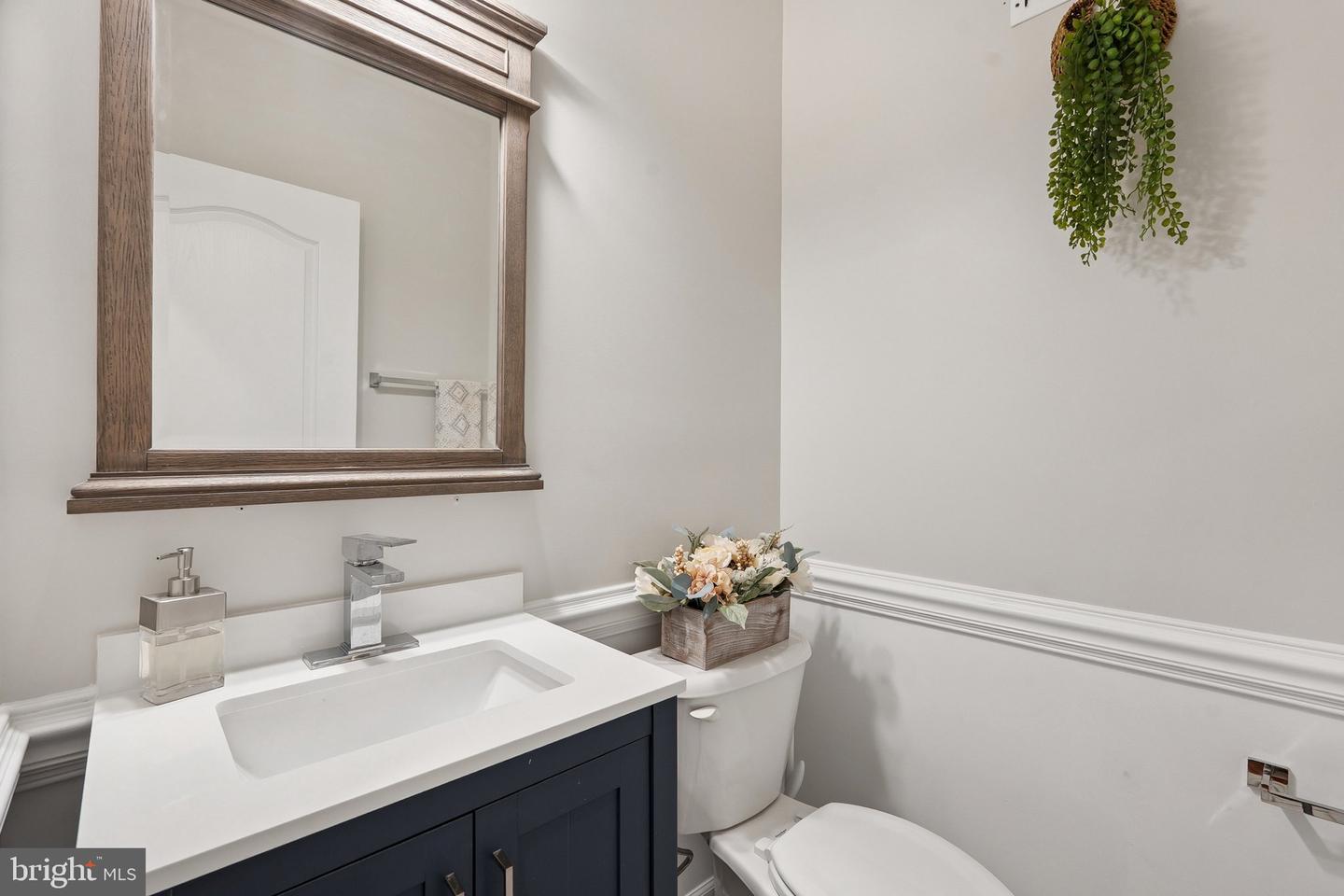 12045 OVERBRIDGE LN, FAIRFAX, Virginia 22030, 4 Bedrooms Bedrooms, 8 Rooms Rooms,3 BathroomsBathrooms,Residential,For sale,12045 OVERBRIDGE LN,VAFX2269778 MLS # VAFX2269778