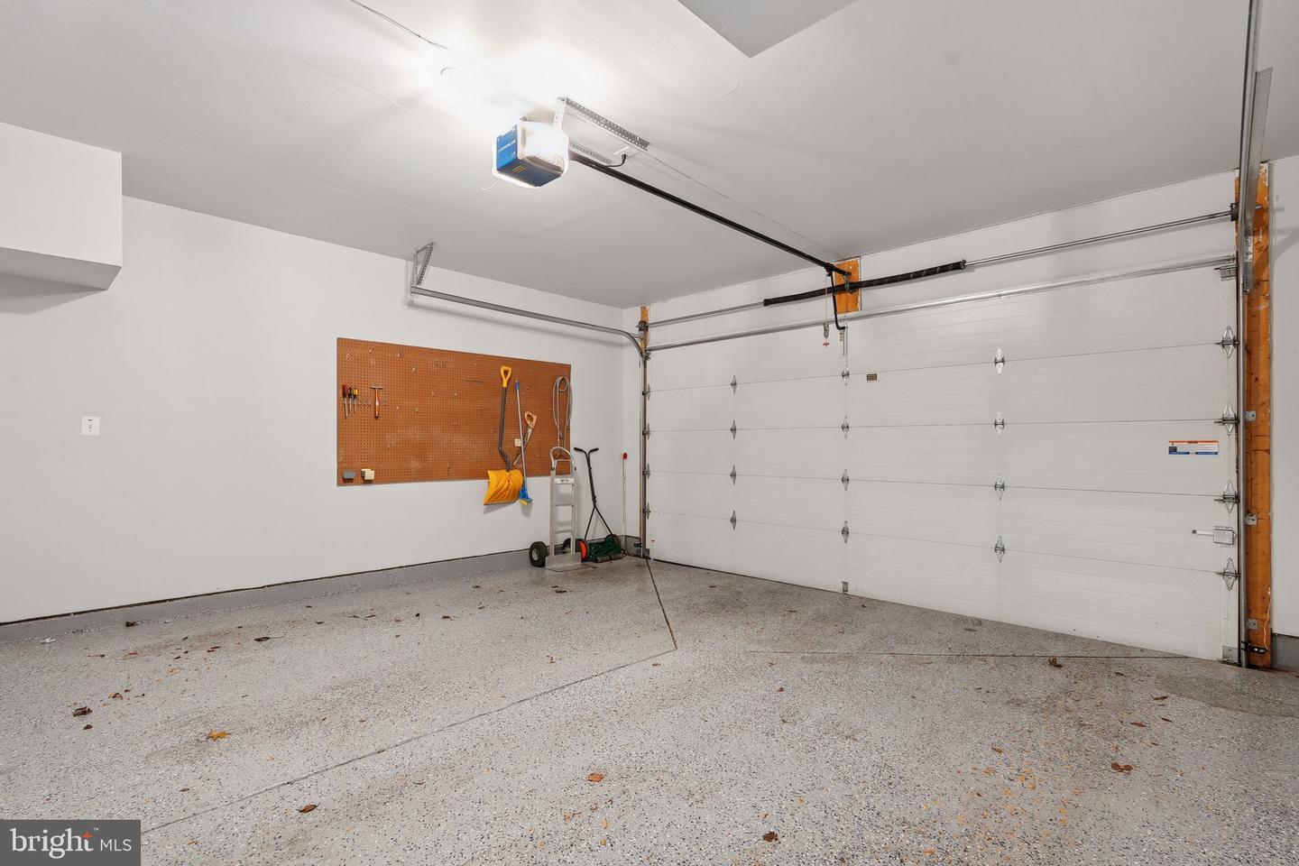 12045 OVERBRIDGE LN, FAIRFAX, Virginia 22030, 4 Bedrooms Bedrooms, 8 Rooms Rooms,3 BathroomsBathrooms,Residential,For sale,12045 OVERBRIDGE LN,VAFX2269778 MLS # VAFX2269778