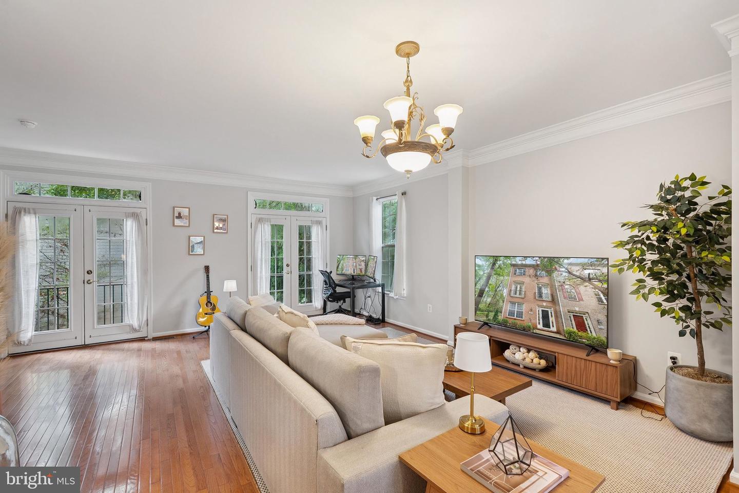 12045 OVERBRIDGE LN, FAIRFAX, Virginia 22030, 4 Bedrooms Bedrooms, 8 Rooms Rooms,3 BathroomsBathrooms,Residential,For sale,12045 OVERBRIDGE LN,VAFX2269778 MLS # VAFX2269778